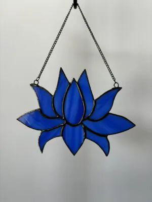 Glas in lood hanger: blauwe lotusbloem