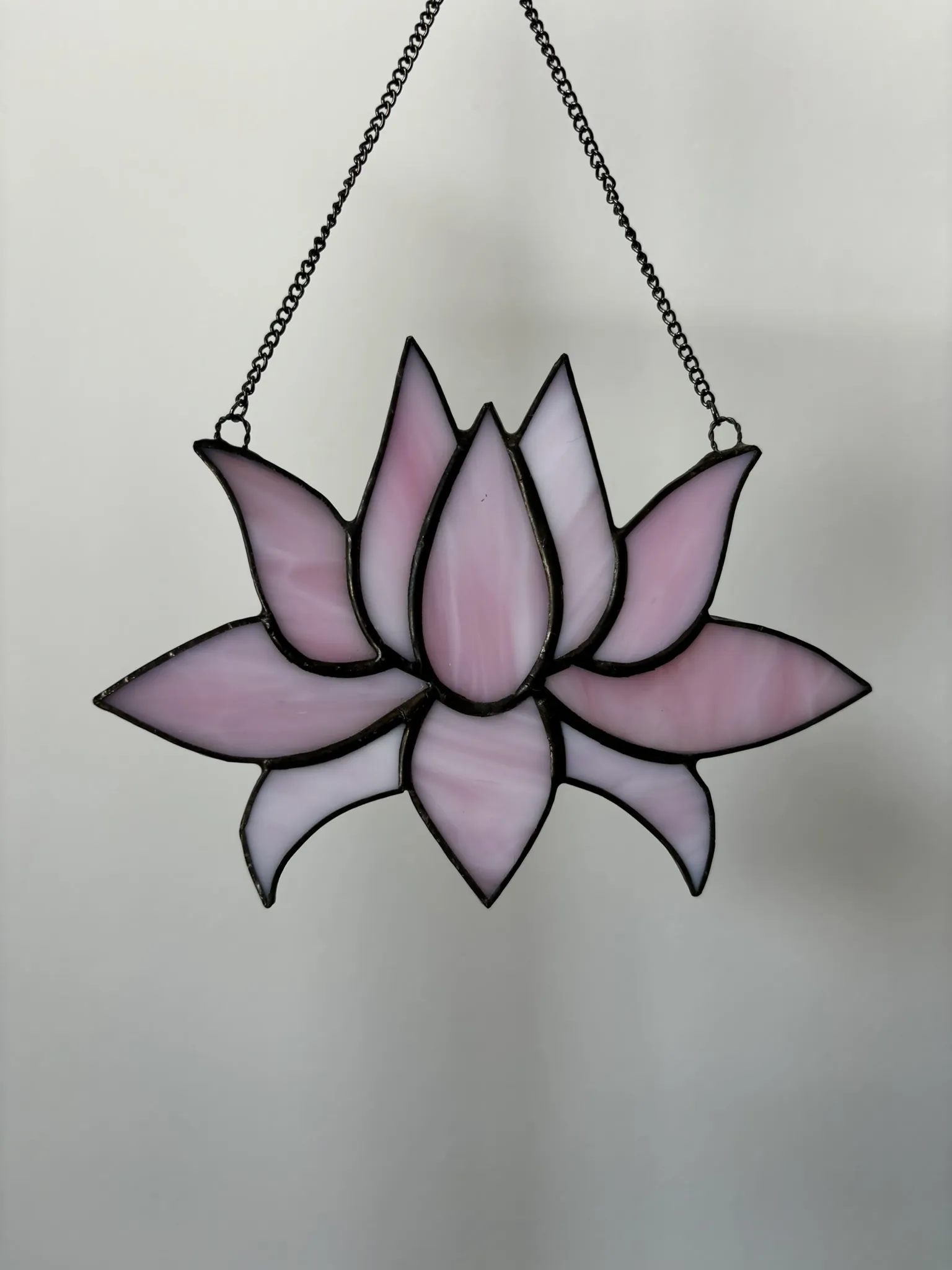 Glas in lood hanger: roze lotusbloem