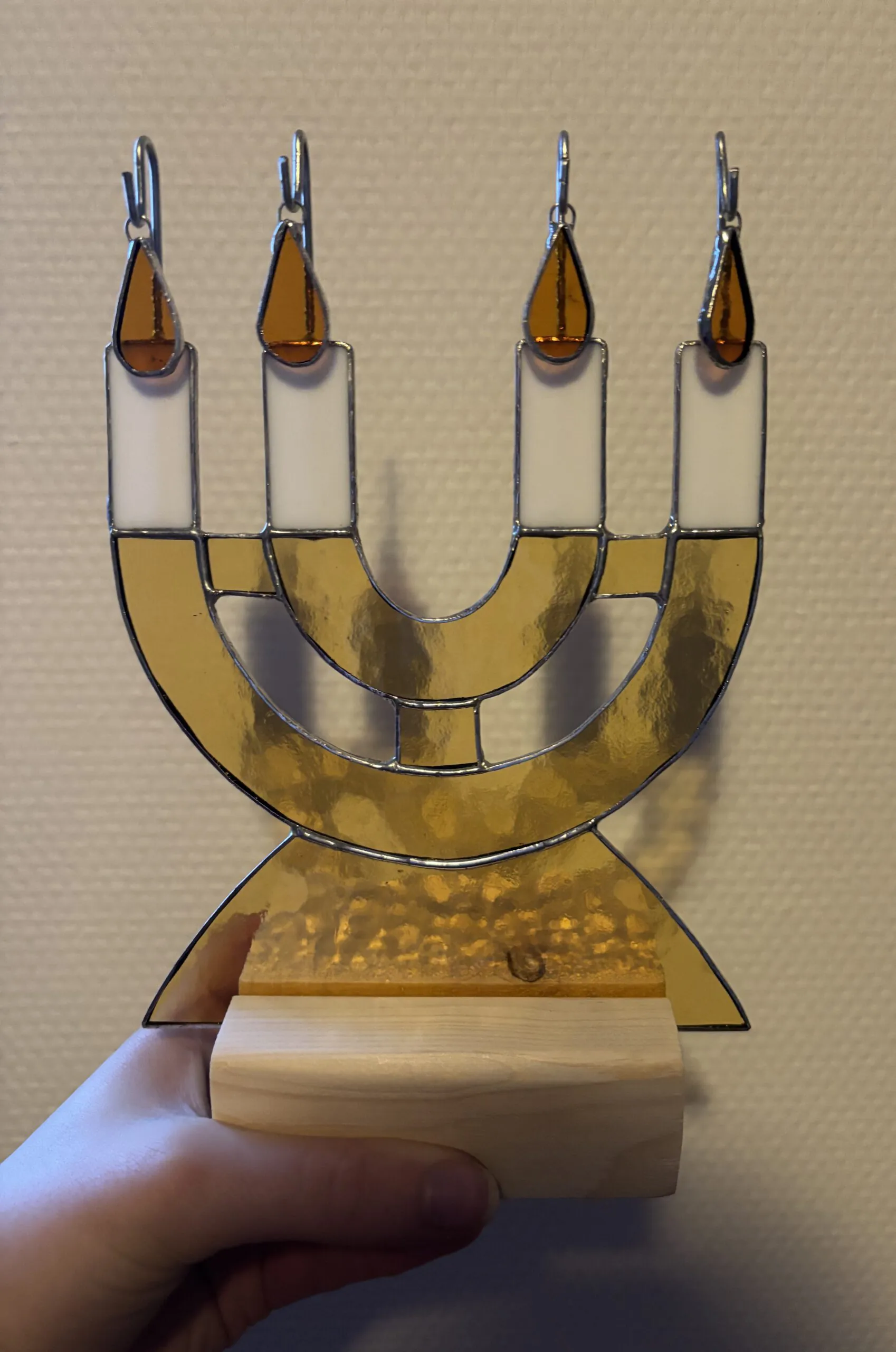 Tiffany glaskunst: gele adventskandelaar