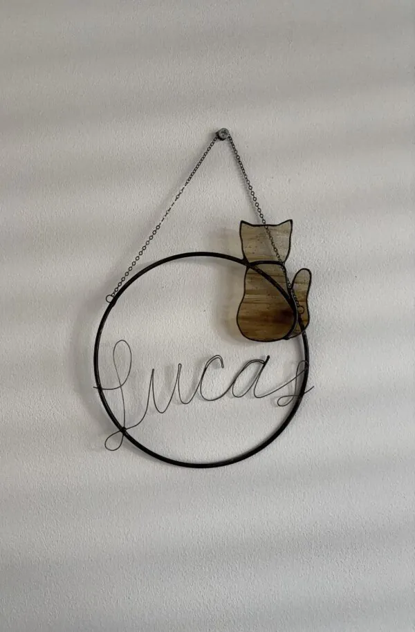 Tiffany glaskunst: ring met de naam Lucas, met een poesje.