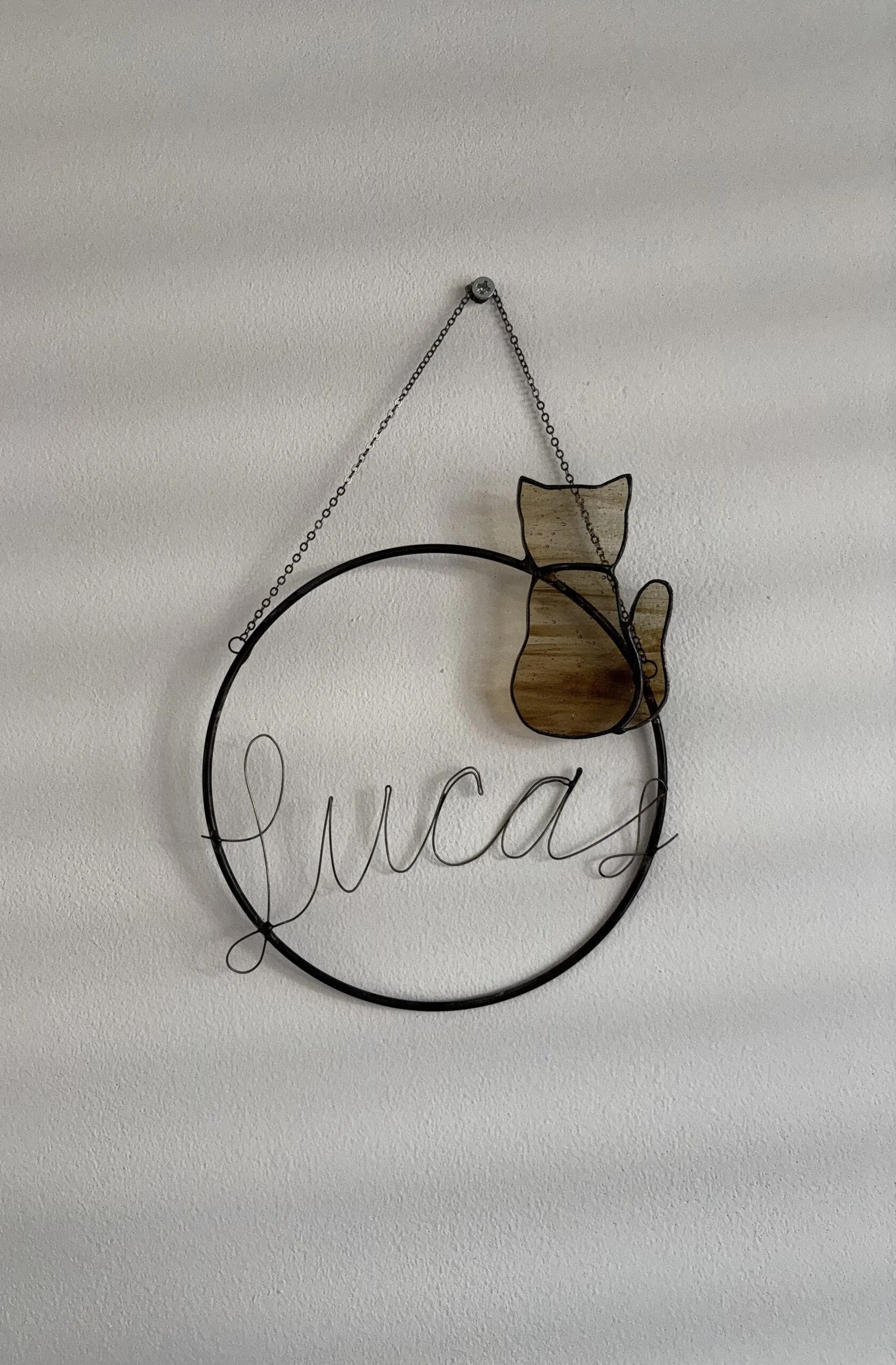 Tiffany glaskunst: ring met de naam Lucas, met een poesje.