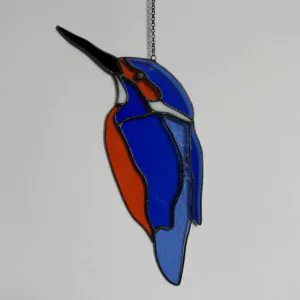 Glas in lood hanger: een ijsvogel gemaakt met Tiffany en transparant glas.
